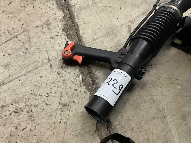 Stihl br 320 bladblazer - afbeelding 3 van  5