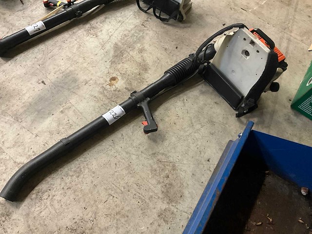 Stihl br 400 bladblazer - afbeelding 2 van  4