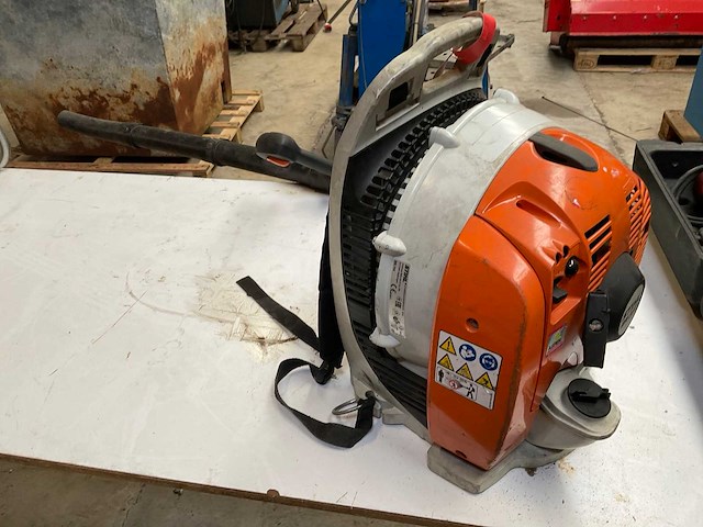 Stihl br350 ruggedragen bladblazer - afbeelding 3 van  3