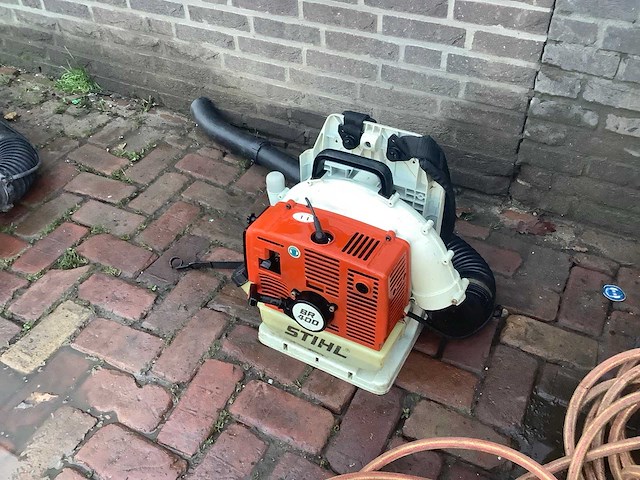 Stihl br400 bladblazer - afbeelding 2 van  2