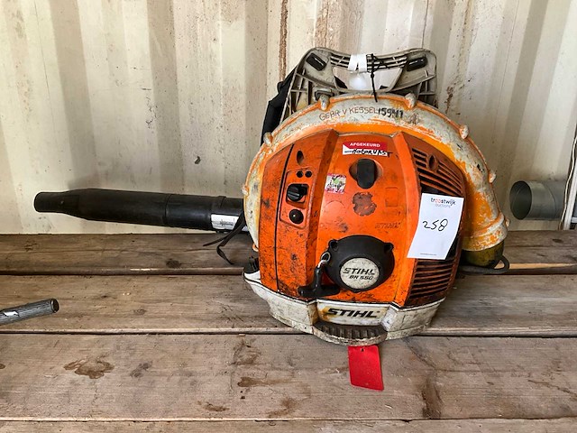 Stihl br550 ruggedragen bladblazer - afbeelding 1 van  5
