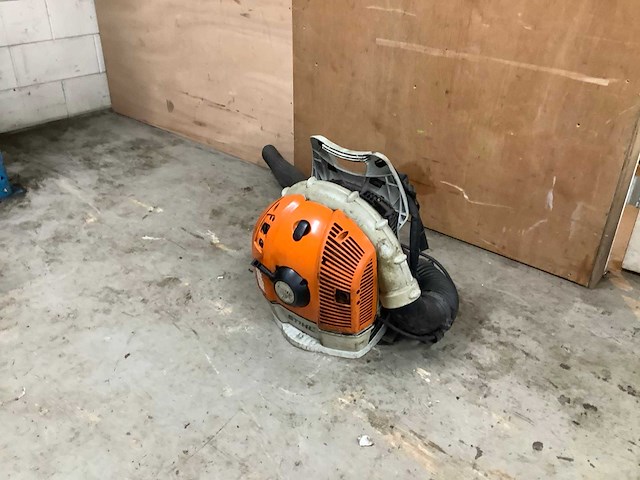 Stihl br600 bladblazer - afbeelding 1 van  2