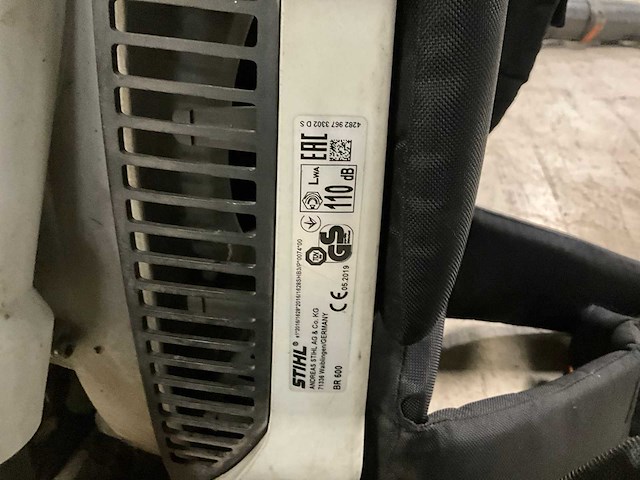 Stihl br600 rugzak bladblazer - afbeelding 2 van  2