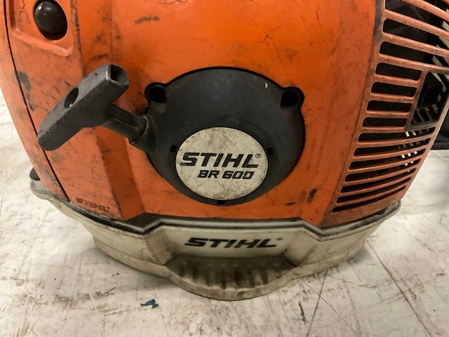 Stihl br600 rugzak bladblazer - afbeelding 2 van  3