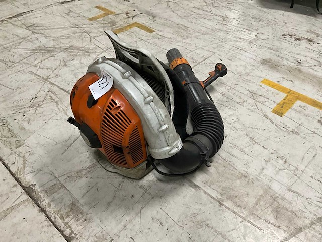 Stihl br700 rugzak bladblazer - afbeelding 2 van  4