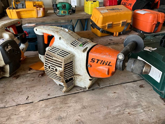 Stihl bt 45 benzine boormachine - afbeelding 2 van  4