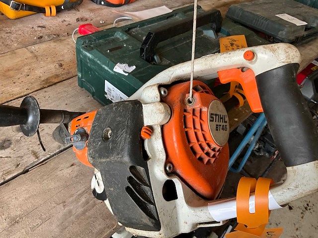 Stihl bt 45 benzine boormachine - afbeelding 4 van  4