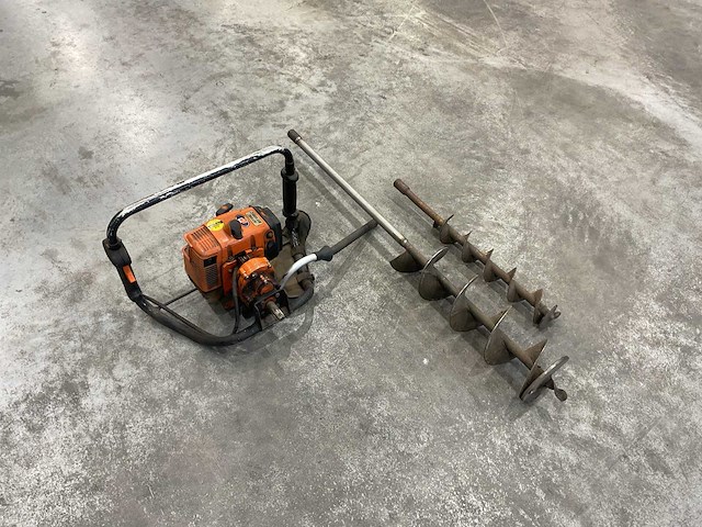 Stihl bt120c benzine grondboor - afbeelding 1 van  6