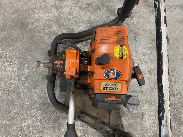 Stihl bt120c benzine grondboor - afbeelding 5 van  6