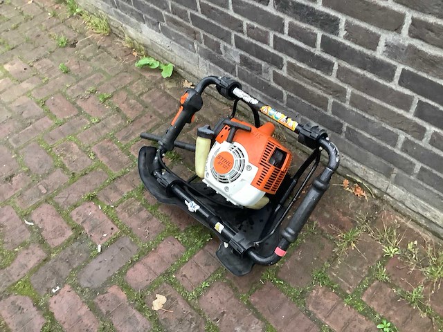 Stihl bt121 grondboor - afbeelding 1 van  3