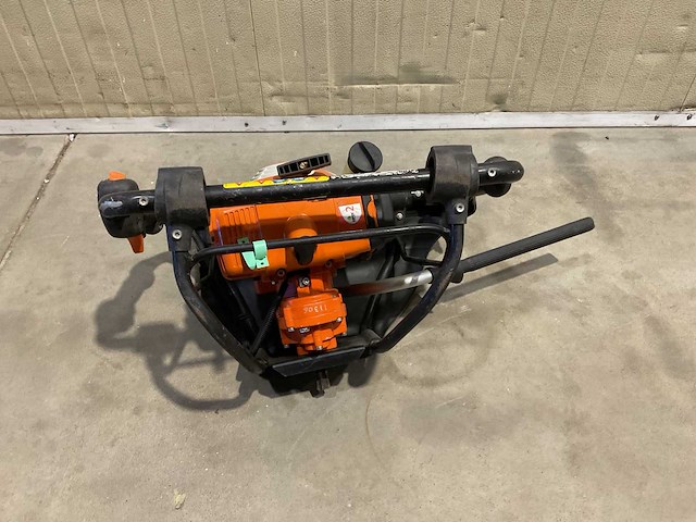 Stihl bt121 grondboor - afbeelding 3 van  5