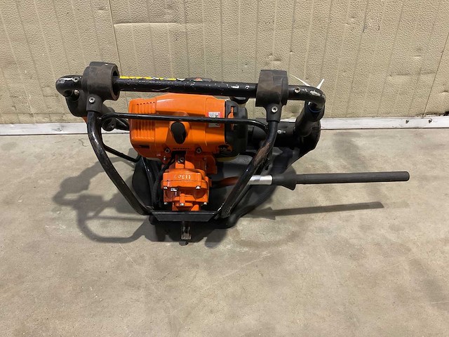 Stihl bt121 grondboor - afbeelding 2 van  2