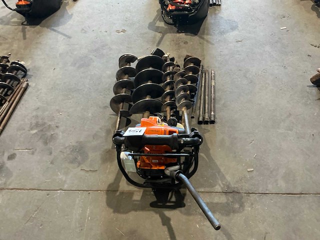 Stihl bt131 grondboor - afbeelding 2 van  3