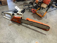 Stihl e 220 c kettingzaag - afbeelding 2 van  4