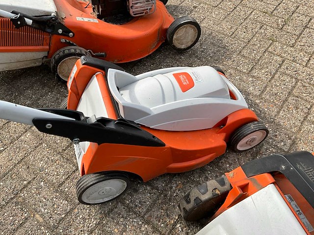 Stihl en husqvarna grasmaaiers divers (4x) - afbeelding 11 van  14