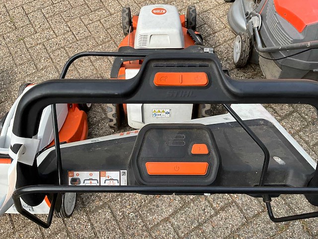 Stihl en husqvarna grasmaaiers divers (4x) - afbeelding 13 van  14