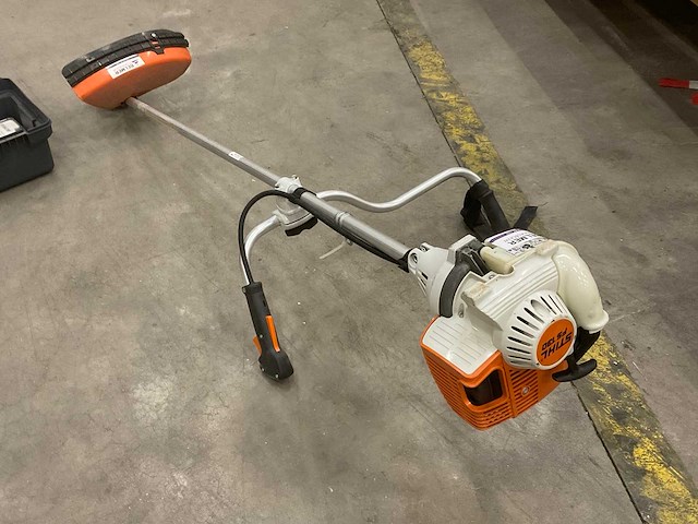 Stihl fs130/r bosmaaier - afbeelding 2 van  3