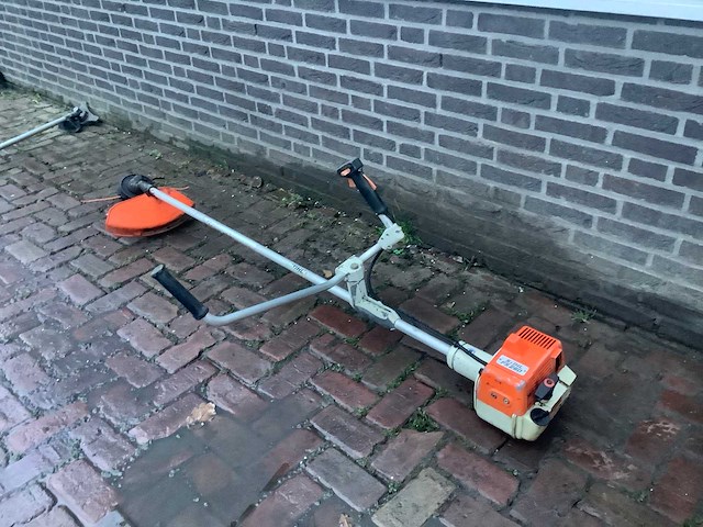 Stihl fs280 bosmaaier - afbeelding 1 van  2