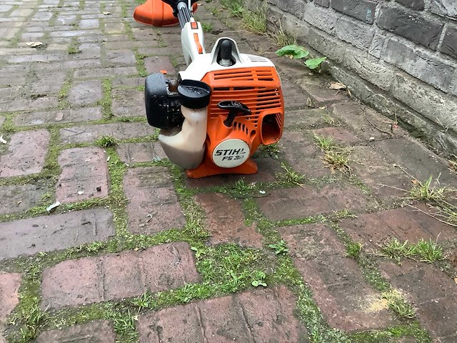 Stihl fs38 bosmaaier - afbeelding 2 van  4