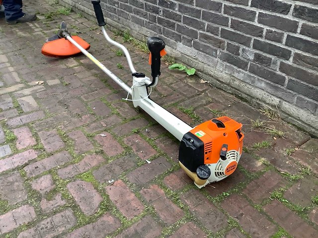 Stihl fs400 bosmaaier - afbeelding 1 van  4