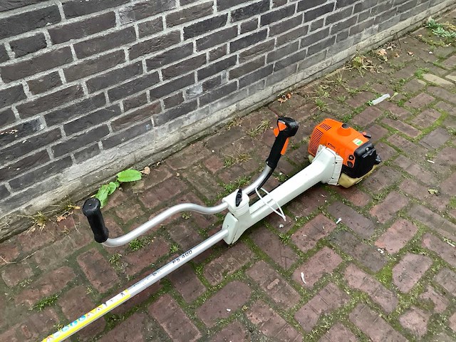 Stihl fs400 bosmaaier - afbeelding 4 van  4