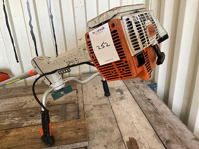 Stihl fs550 bosmaaier - afbeelding 1 van  2
