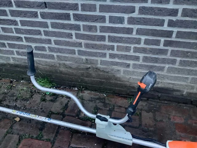 Stihl fsa130 bosmaaier - afbeelding 1 van  1