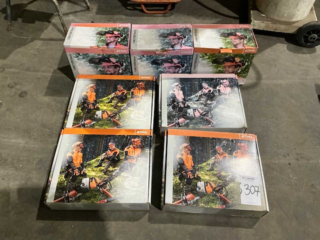 Stihl function basic helmset (3x) + zaagbroek (4x) - afbeelding 1 van  4