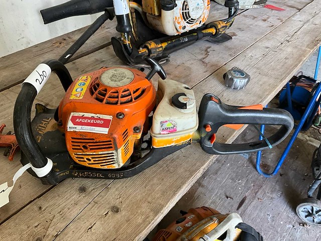 Stihl heggenschaar - afbeelding 3 van  4
