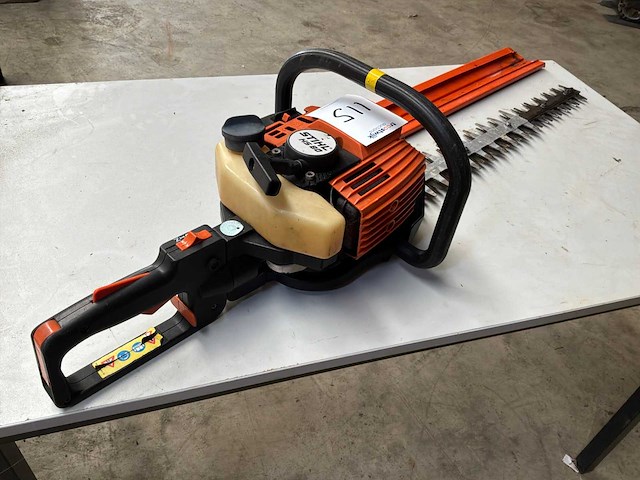 Stihl hs 80 heggenschaar benzine - afbeelding 1 van  8