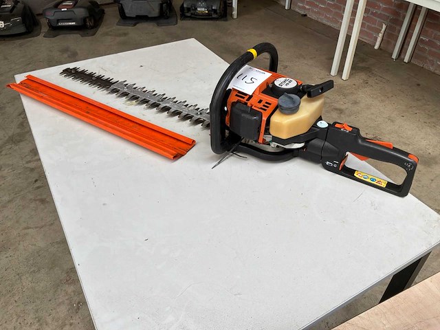 Stihl hs 80 heggenschaar benzine - afbeelding 4 van  8