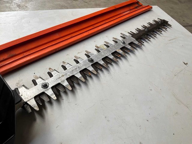 Stihl hs 80 heggenschaar benzine - afbeelding 5 van  8
