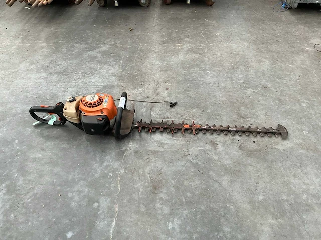 Stihl hs 82 r heggenschaar - afbeelding 2 van  7