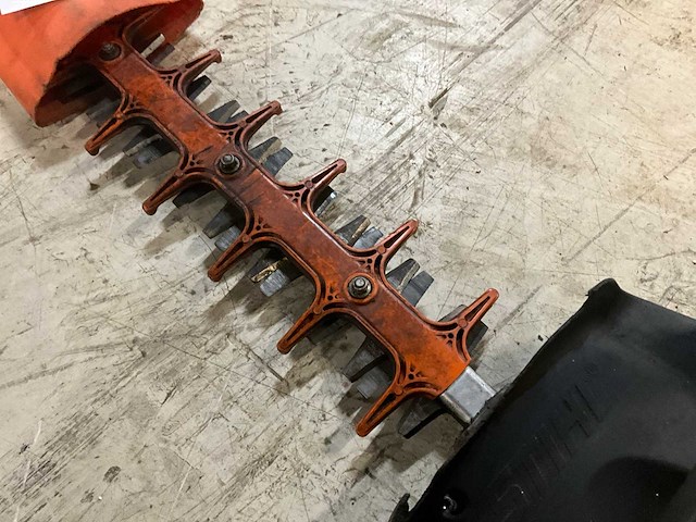 Stihl hs82r heggenschaar - afbeelding 4 van  4