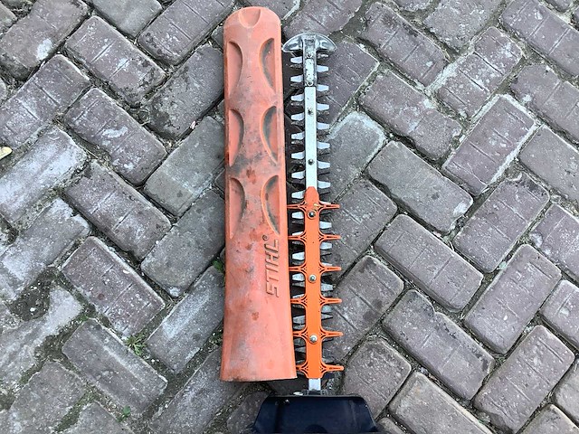 Stihl hs82t heggenschaar - afbeelding 4 van  4