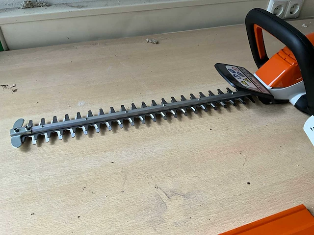 Stihl hsa 30 accu heggenschaar - afbeelding 3 van  4