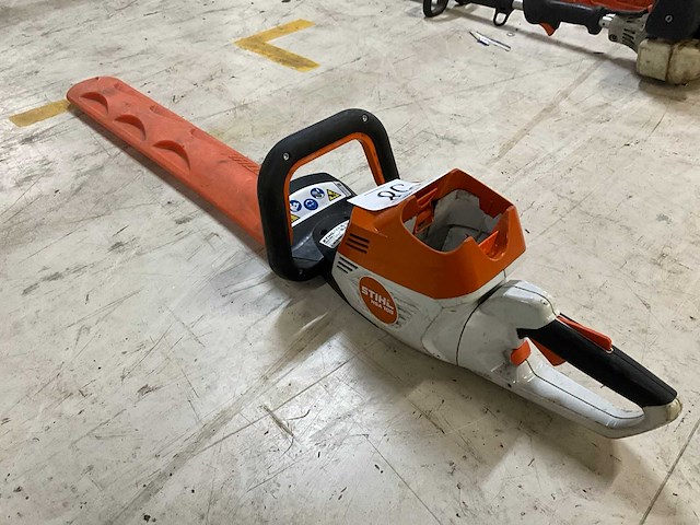Stihl hsa100 heggenschaar - afbeelding 2 van  6