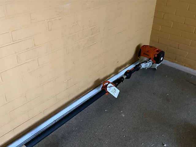 Stihl ht 135 stok kettingzaag - afbeelding 1 van  5