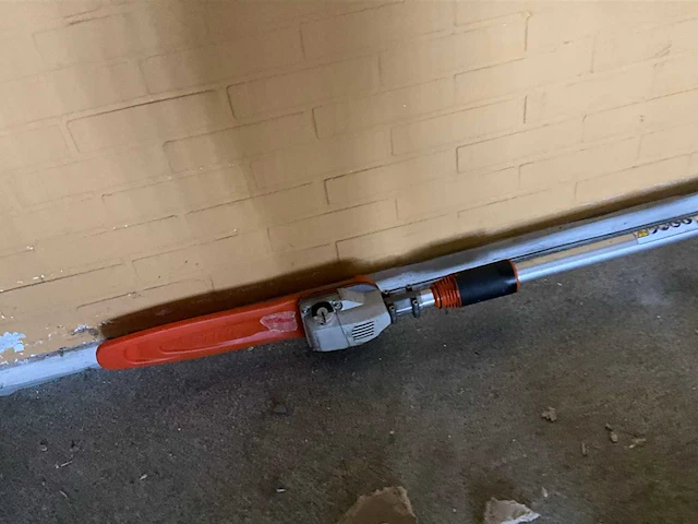 Stihl ht 135 stok kettingzaag - afbeelding 2 van  5