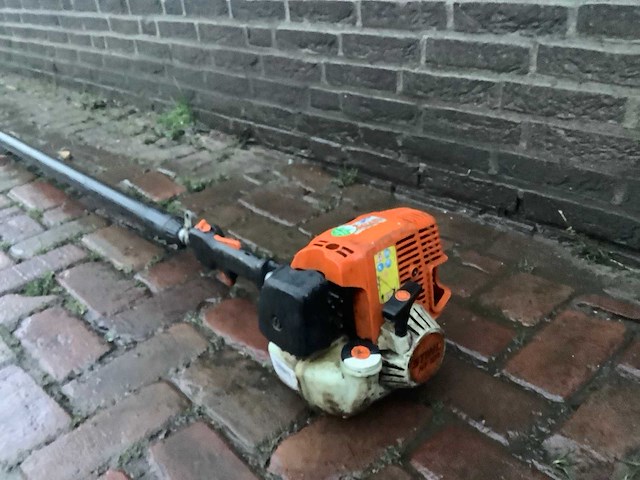 Stihl ht101 stokkettingzaag - afbeelding 2 van  4