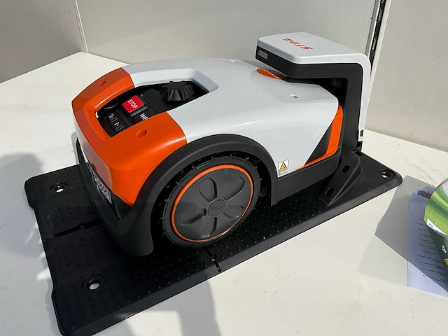 Stihl imow 3 robotmaaier - afbeelding 2 van  7