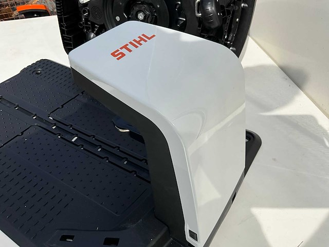 Stihl imow 3 robotmaaier - afbeelding 4 van  4