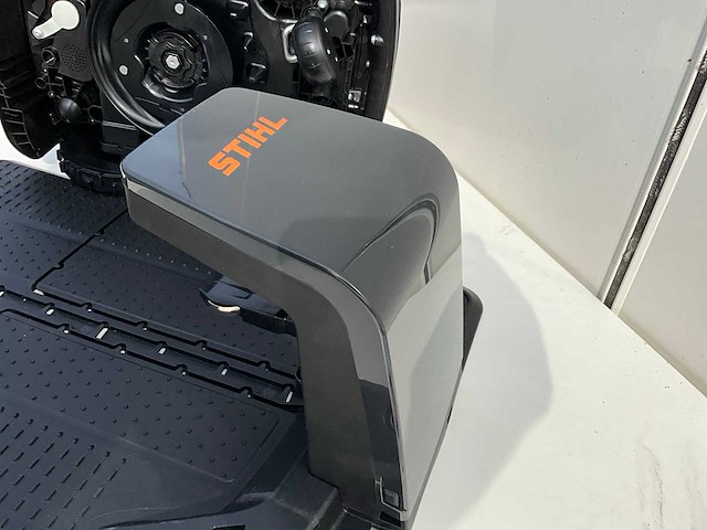 Stihl imow 4 evo robotmaaier - afbeelding 11 van  11