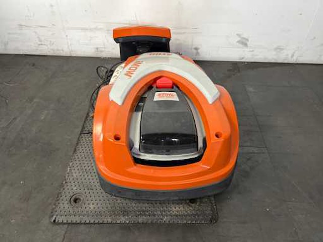 Stihl imow® rmi 422.2 p robotmaaier - afbeelding 1 van  4