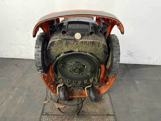 Stihl imow® rmi 422.2 p robotmaaier - afbeelding 2 van  4