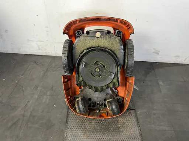 Stihl imow® rmi 422.2 p robotmaaier - afbeelding 4 van  4