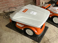 Stihl imow rmi422/2 robotmaaier - afbeelding 1 van  7
