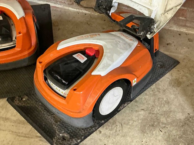 Stihl imow rmi422/p robotmaaier - afbeelding 3 van  5