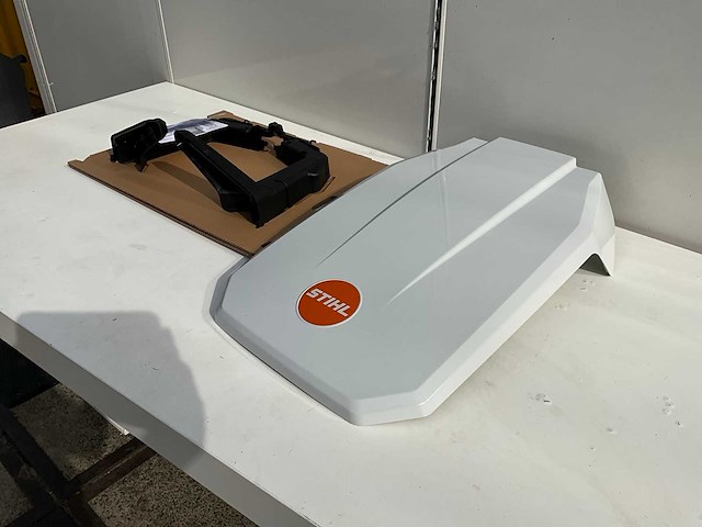 Stihl imow robotmaaier zonnebak - afbeelding 3 van  7