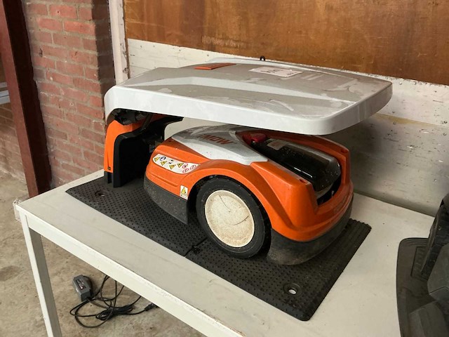 Stihl imow robotmaaier - afbeelding 2 van  8